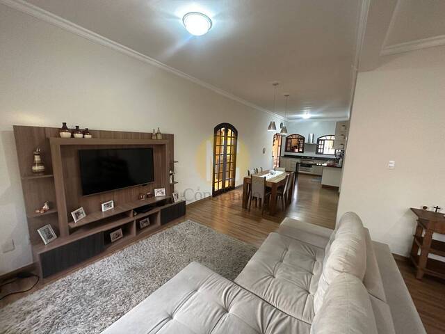 Casa para Venda em São José dos Campos - 4