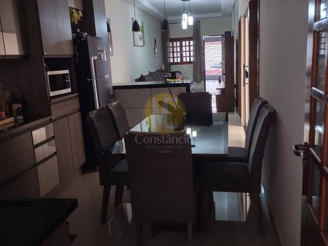 Casa para Venda em São José dos Campos - 4