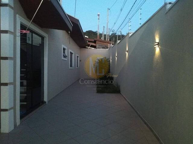 Casa para Venda em São José dos Campos - 4