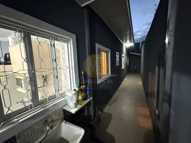 Casa para Venda em São José dos Campos - 4