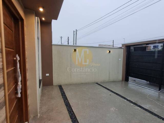 #CA1451 - Casa para Venda em Caraguatatuba - SP - 2