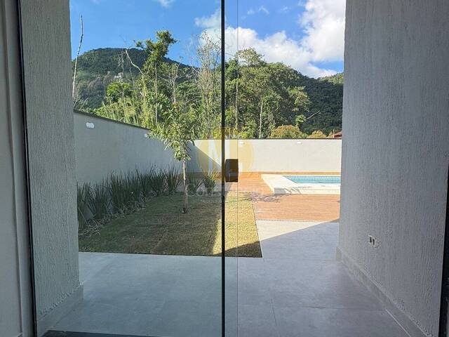 Casa para Venda em Caraguatatuba - 4