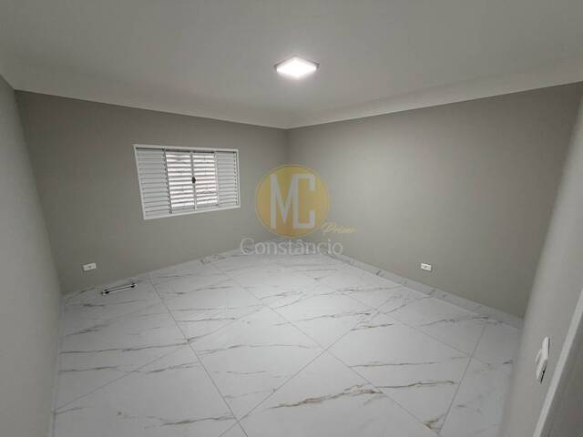 Casa para Venda em São José dos Campos - 2