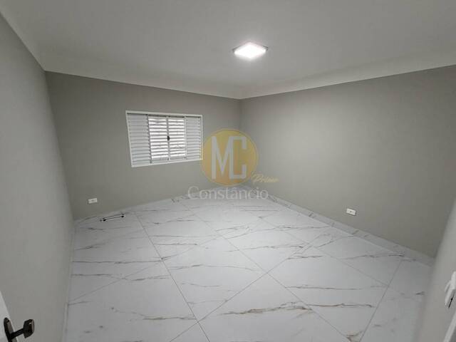 Casa para Venda em São José dos Campos - 3