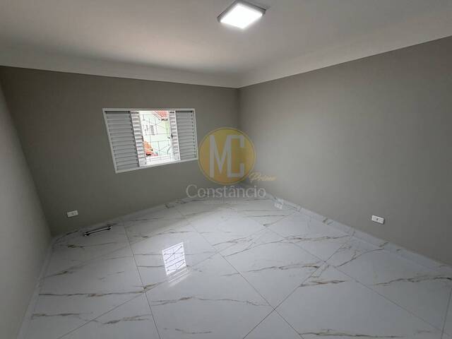 Casa para Venda em São José dos Campos - 4