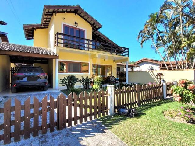 #CA1617 - Casa para Venda em Caraguatatuba - SP